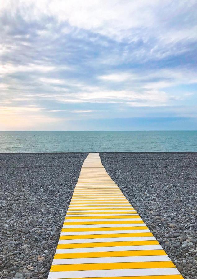 Panoramic Sea And City View Aparthotel In Orbi City Batumi Exterior foto