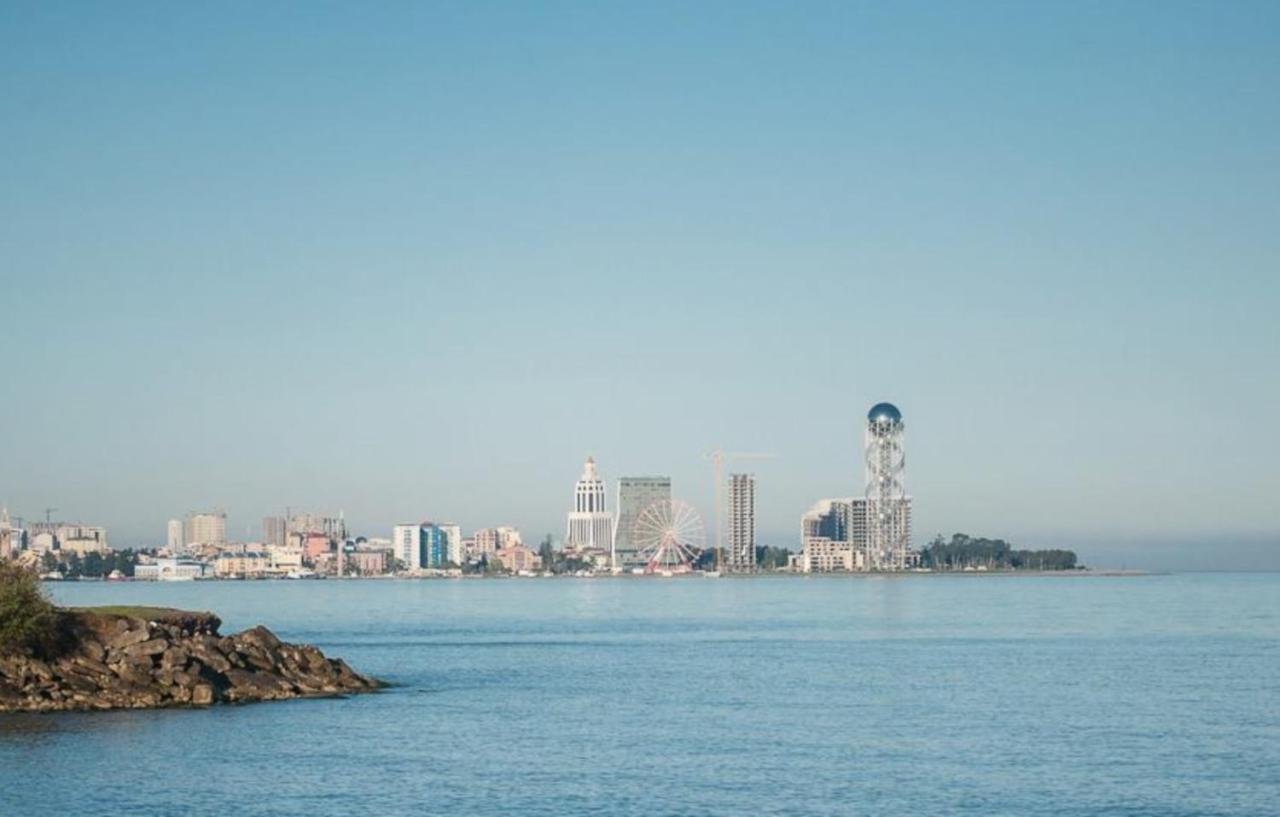 Panoramic Sea And City View Aparthotel In Orbi City Batumi Exterior foto