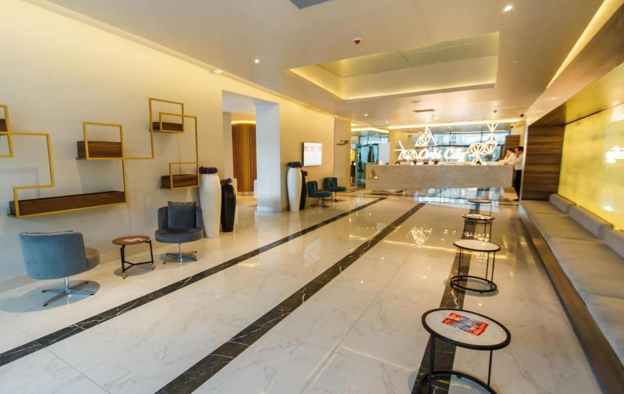 Panoramic Sea And City View Aparthotel In Orbi City Batumi Exterior foto